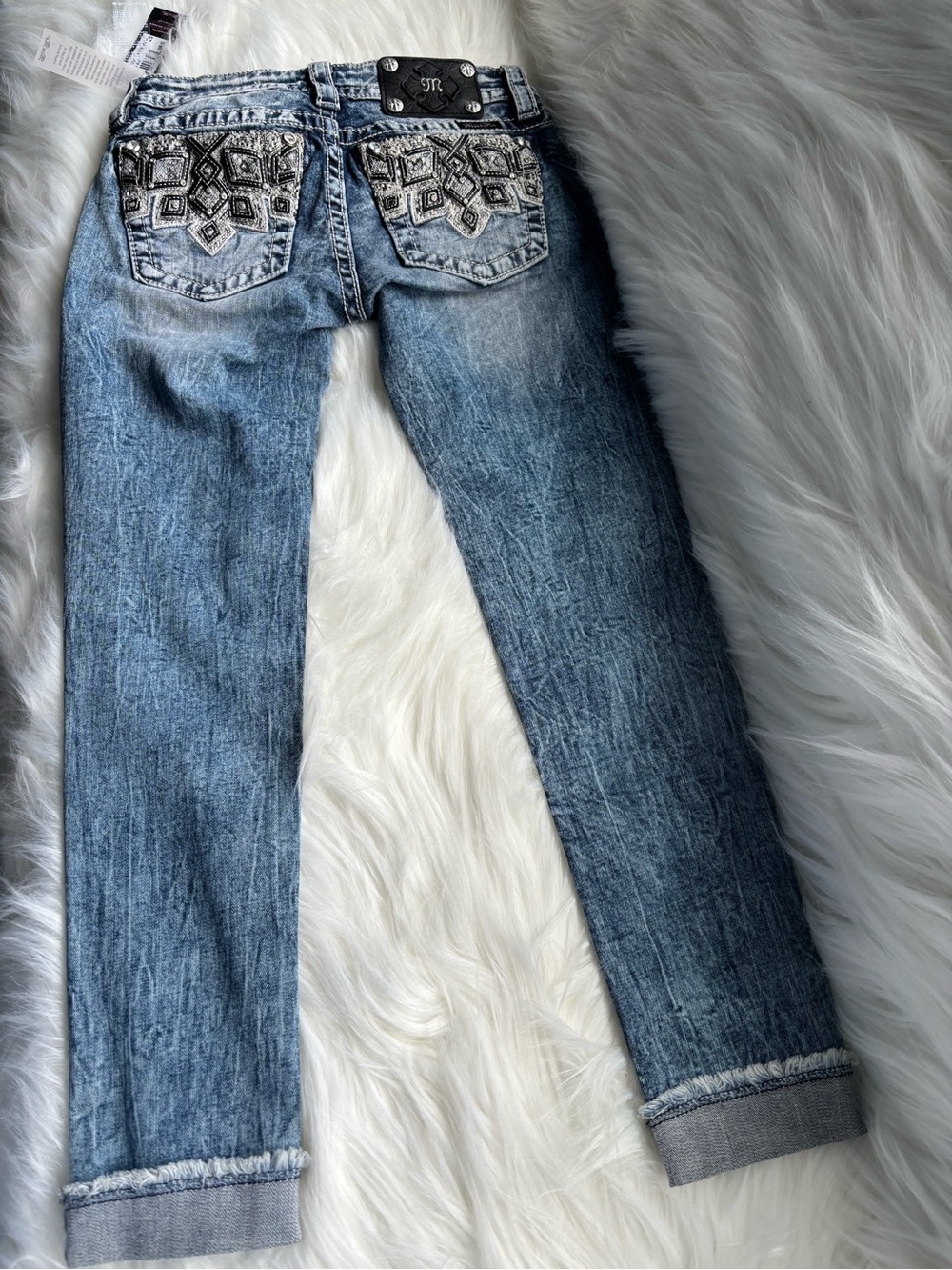 MISS ME women’s light Blue Embellished Pocket Cropped Jeans. NWT